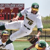 LIU Post Pioneers Claim ECC Title With Thrilling Win Over Molloy