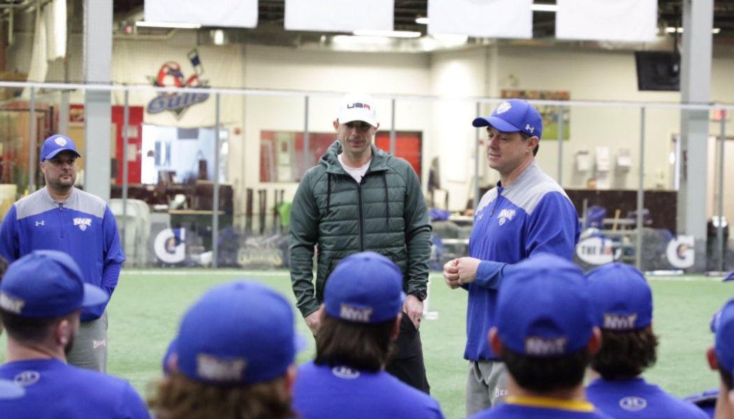 David Wright Makes Surprise Appearance at NYIT Practice