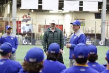 David Wright Makes Surprise Appearance at NYIT Practice